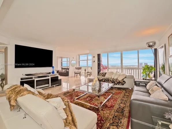 1000 Island Blvd, Aventura, FL