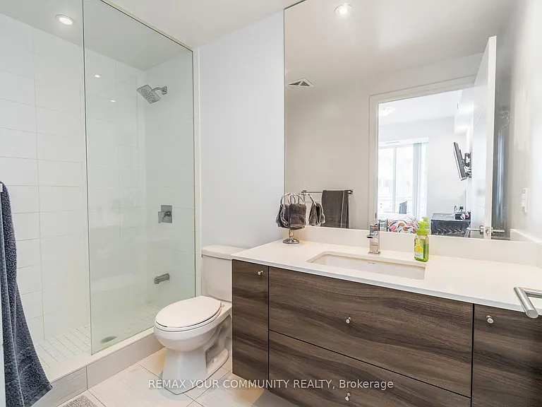 525 Adelaide St W #1518 — Photo 17