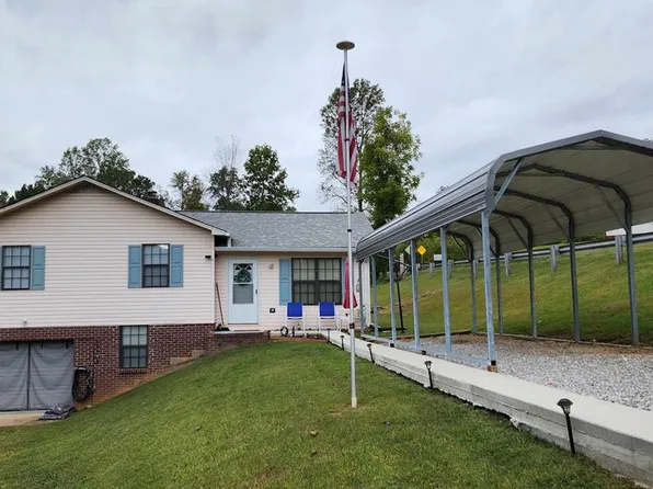 1825 Freehill Rd, Celina, TN 38551