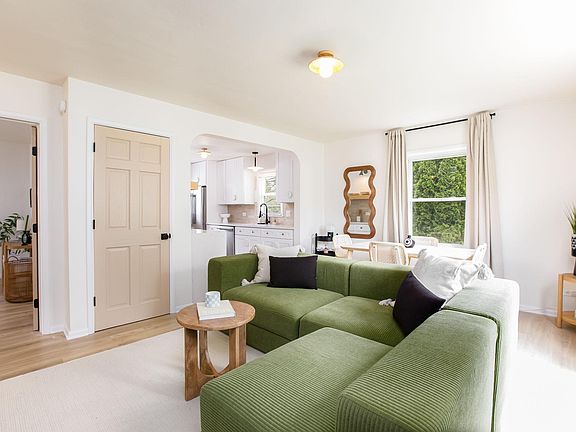 4th image of 143 Rhodes St