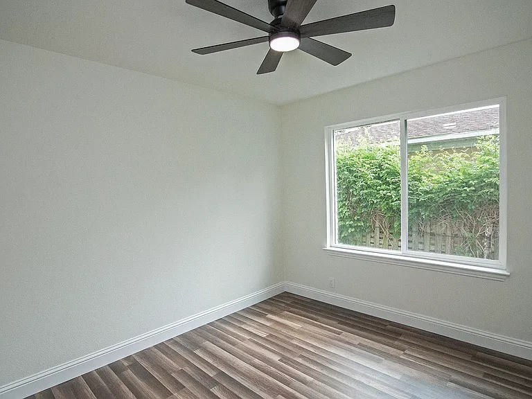 2608 Lockhart Ave — Photo 13