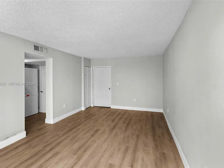 9411 SW 4th St #308 — Photo 8