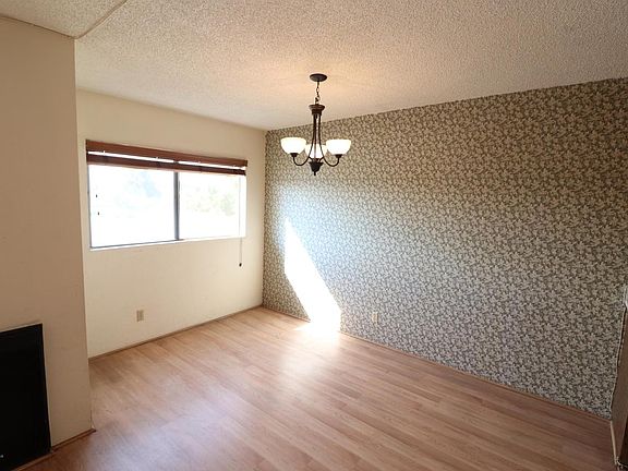 5th image of 2386 E Del Mar Blvd Unit 221