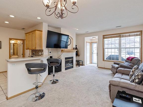 4th image of 1013 NE Greenview Dr
