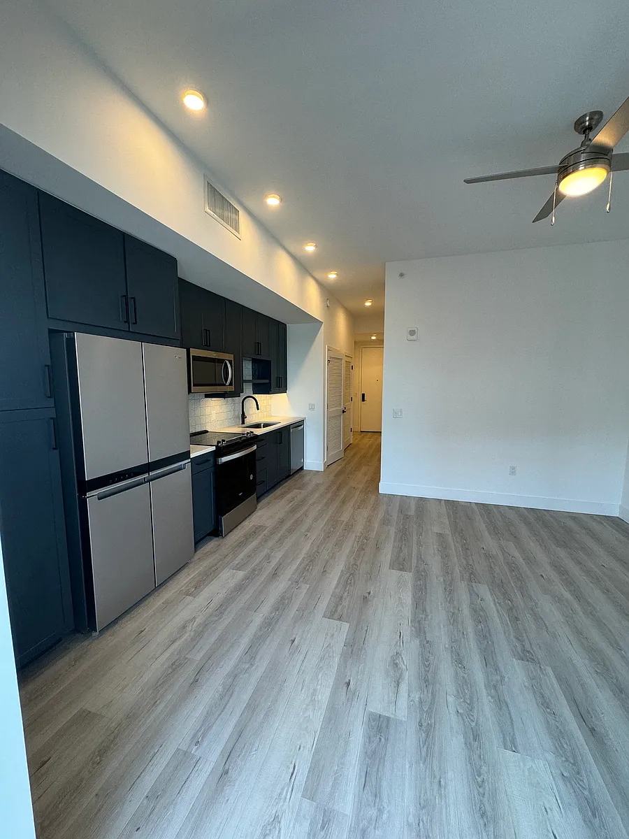 Building Photo - 284 NW 31st St #A1
