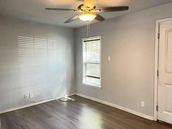 3rd image of 325 Sharer St