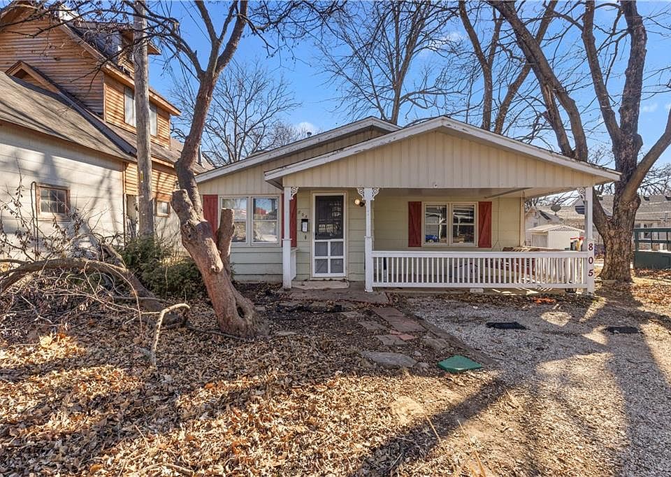 1st image of 805 Rhodes Ave