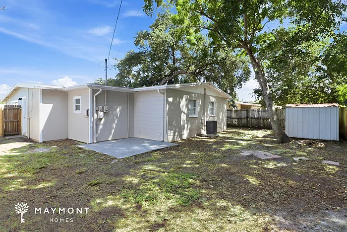 4 bed, 2.0 bath, 1308 sqft, $2,370 — Photo 3