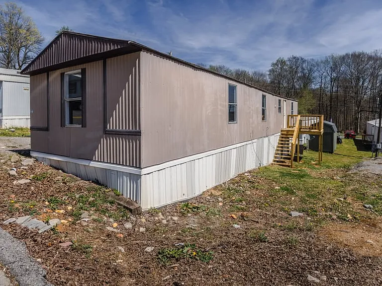 300 Randell Dr #27 — Photo 2