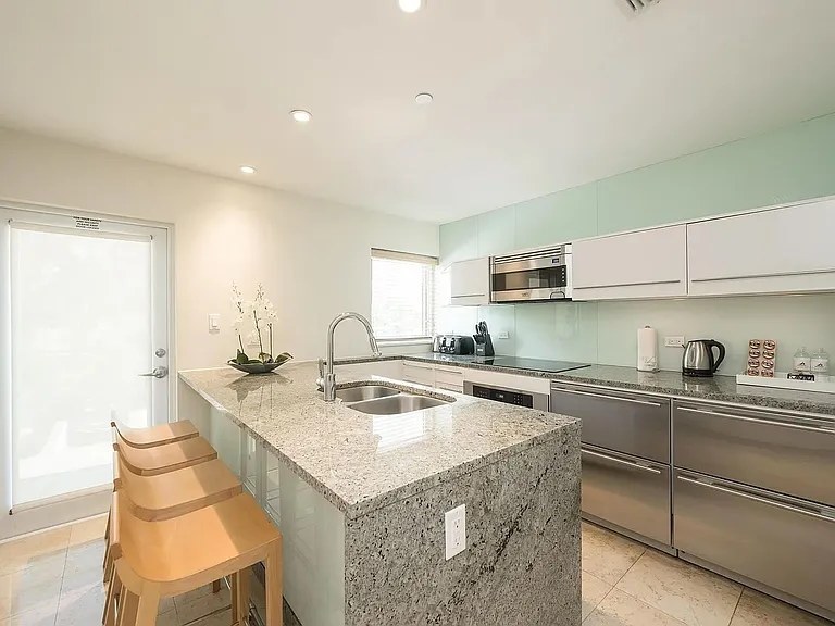 1401 Simonton St #1401/20 — Photo 10