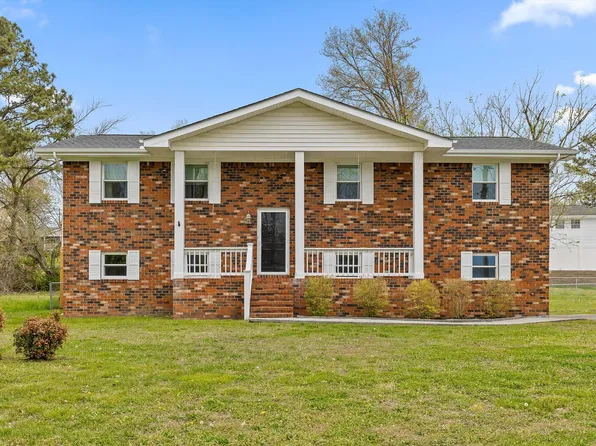 215 Battlewood Dr, Fort Oglethorpe, GA 30742