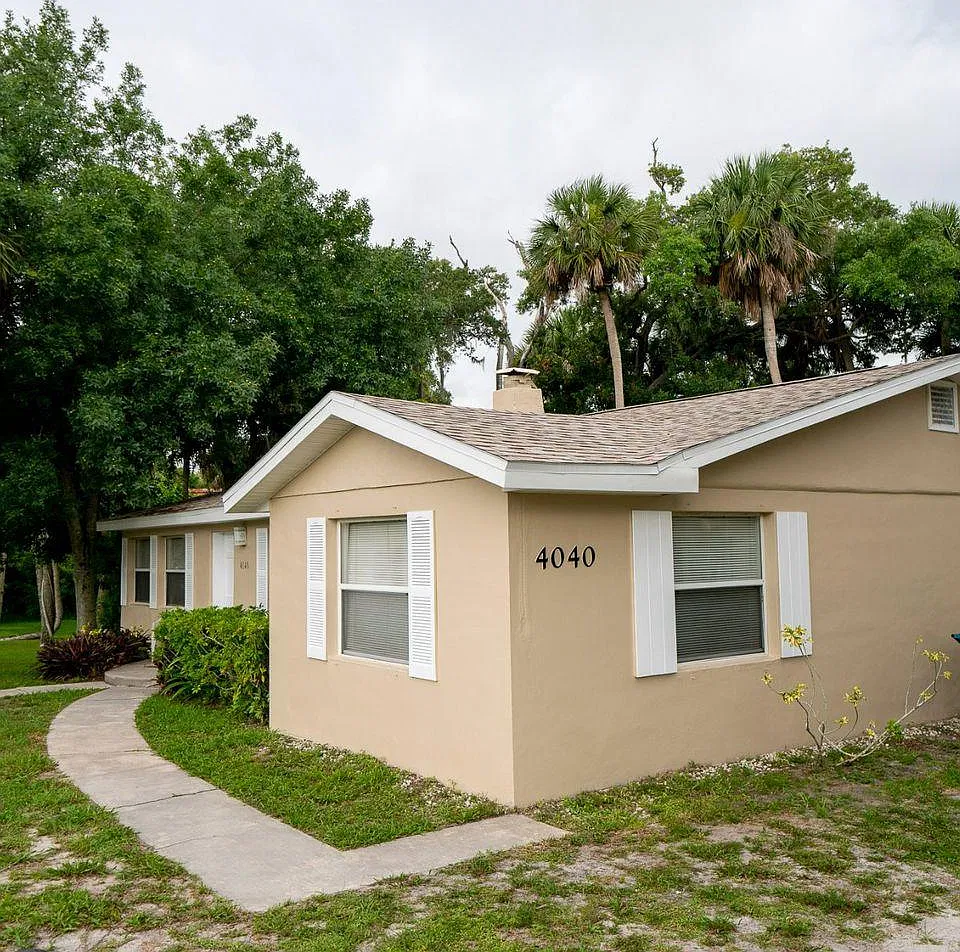 3 bed, 1400 sqft, $1,600 — Photo 2
