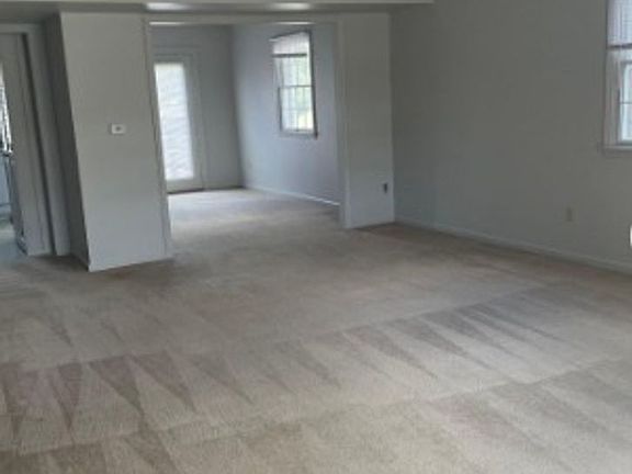 5th image of 125 Berwick Dr #J-131