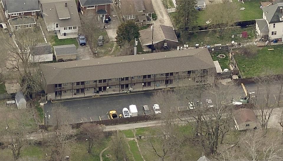 2nd image of 735 W. Decatur St