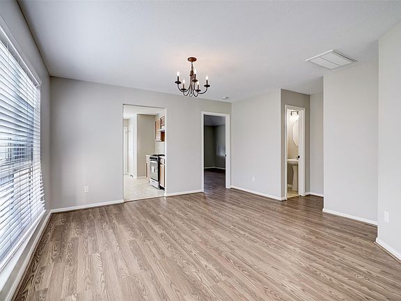 3rd image of 29119 Fox Fountain Ln