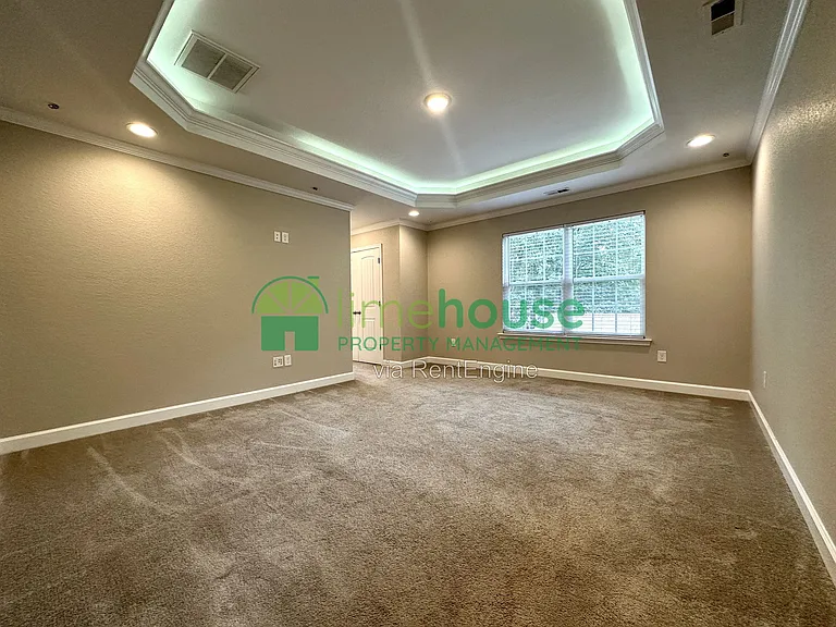 2101 Ball St — Photo 9