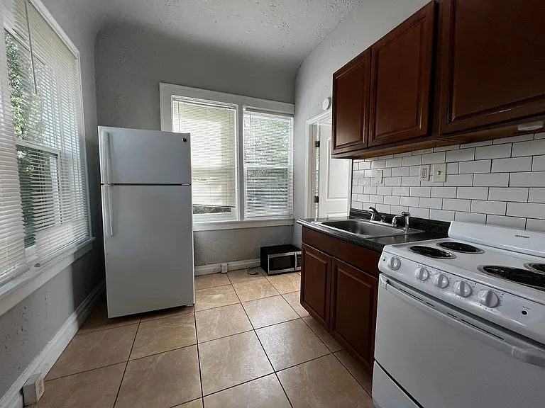 Stetson Apartments — Photo 3