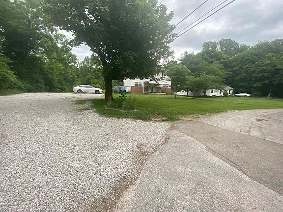 2nd image of 1226 Parkview Dr #A