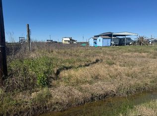 1455 Mabry St, Gilchrist, TX 77617