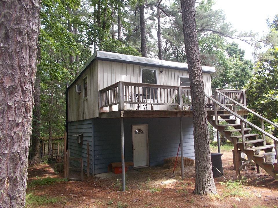 Great deck for plants, sunning, etc.