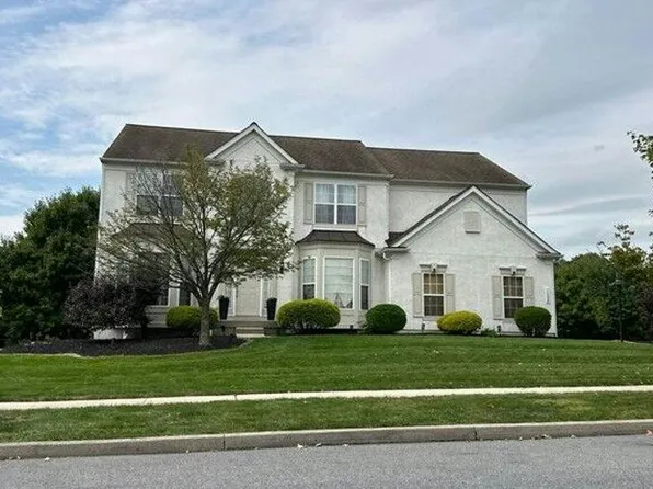 1758 Applewood Dr, Orefield, PA 18069