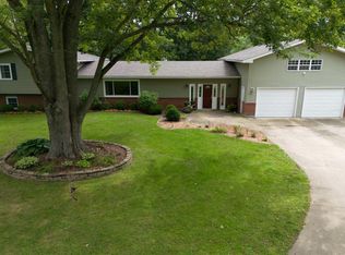 1167 Karen Dr, Monticello, IL 61856