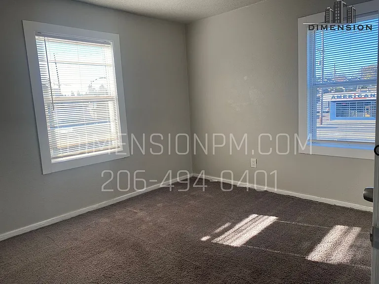 5401 Pacific Apartments — Photo 14