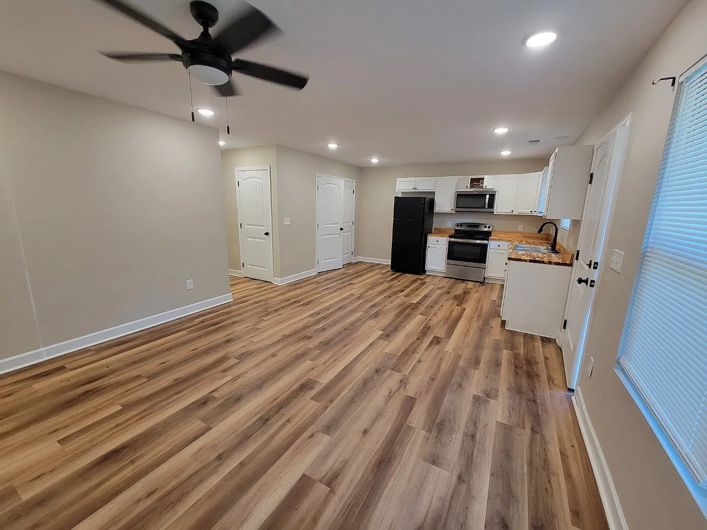 24 Speece Cv — Photo 3
