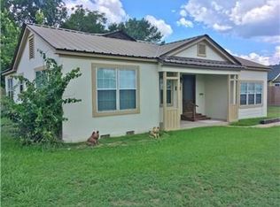 702 S Eagle St, Weimar, TX 78962