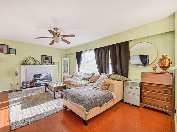 3rd image of 2068 Ridgeway St