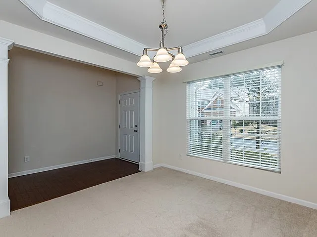 416 Charleville Ct — Photo 6