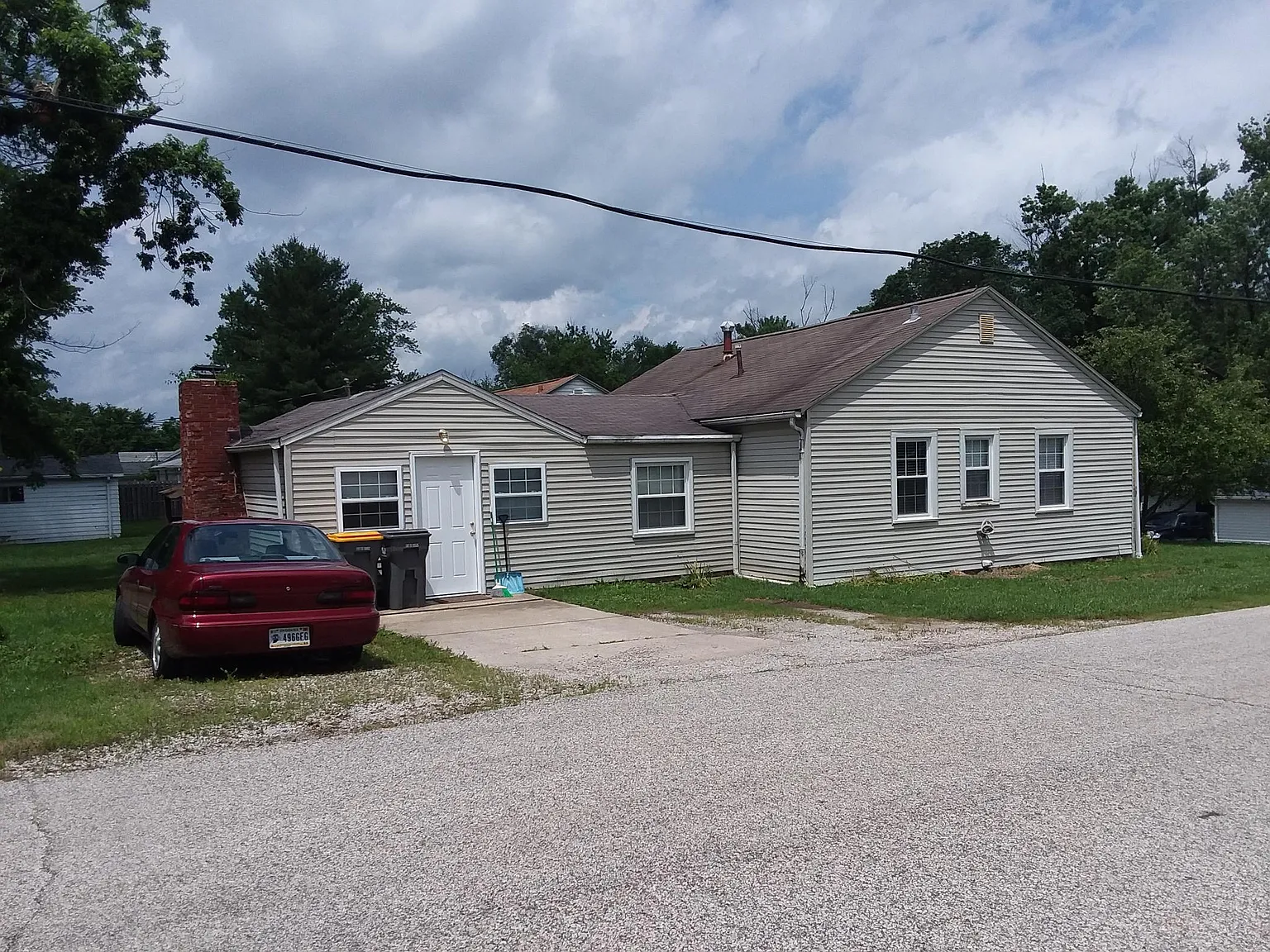 3 bed, 1332 sqft, $1,824 — Photo 2