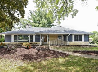 135 Devon Dr, Dubuque, IA 52001