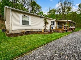 416 Crooks School Rd, Clinton, PA 15026