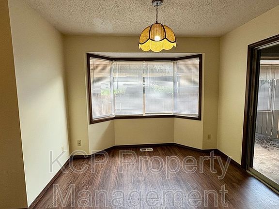4th image of 4802 S South Cir #U