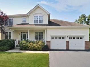 16 Colts Ln, Flemington, NJ 08822