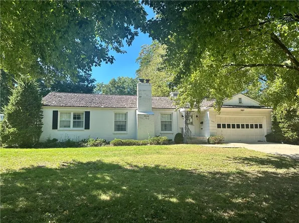 8720 High Dr, Leawood, KS 66206