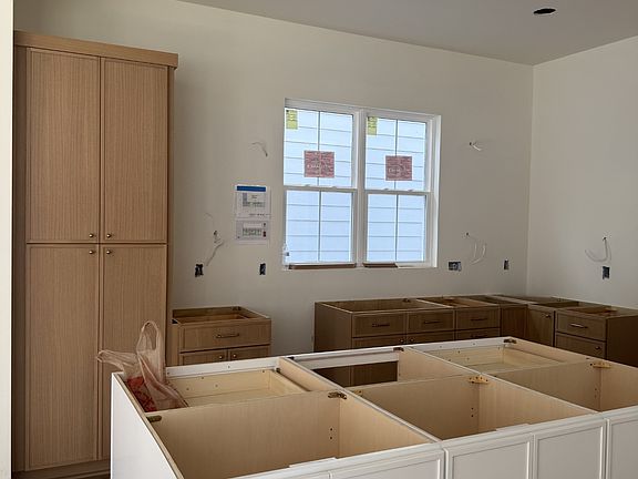 3rd image of 1007A Fairwin Ave
