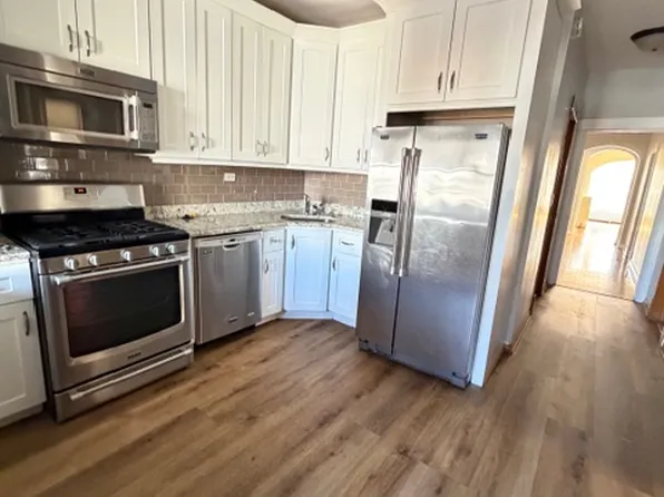 3130 W Wilson Ave #1, Chicago, IL 60625