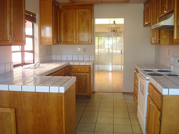 2nd image of 451 Whitney Ave