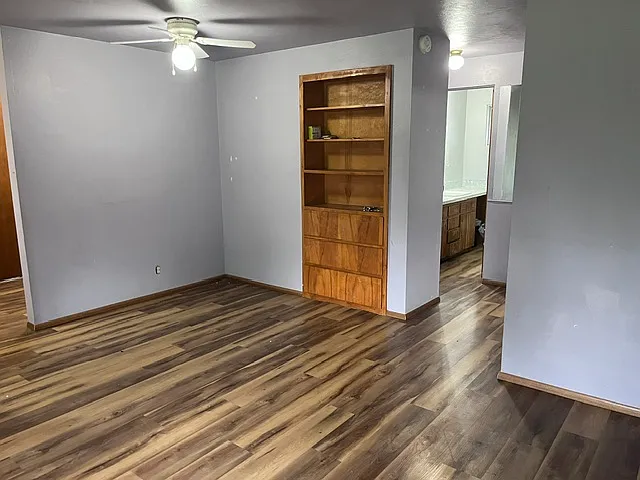 527 Hayden Bridge Pl — Photo 2