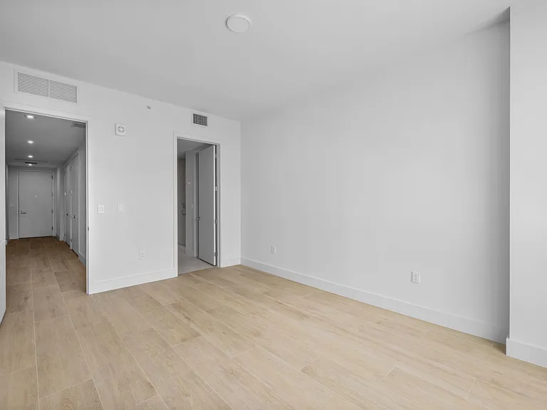 305 Briny Ave #506 — Photo 20