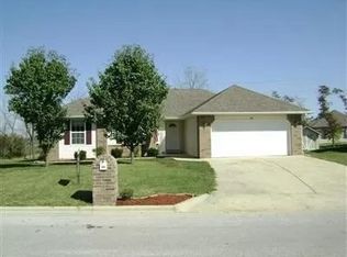 406 Charm Dr, Nixa, MO 65714