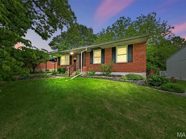 9656 Radio Dr, Saint Louis, MO 63123