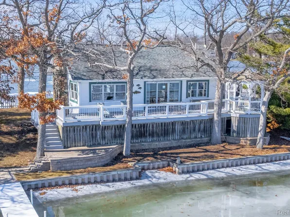 16388 Stages Is, Linden, MI 48451