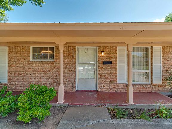 5th image of 7303 NW 74th Pl
