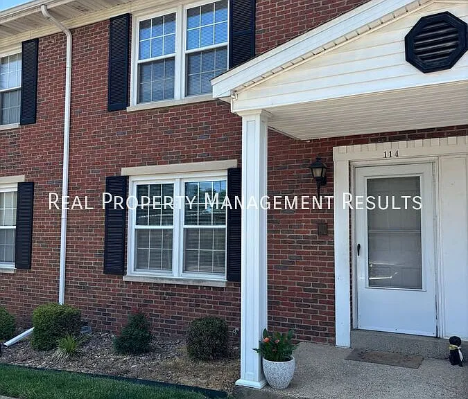 114 Olde Newburgh Dr — Photo 1