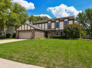 2177 Langford Ln, Wheaton, IL 60189