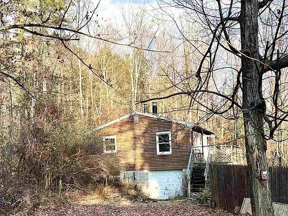 3rd image of 60 Willa Ln