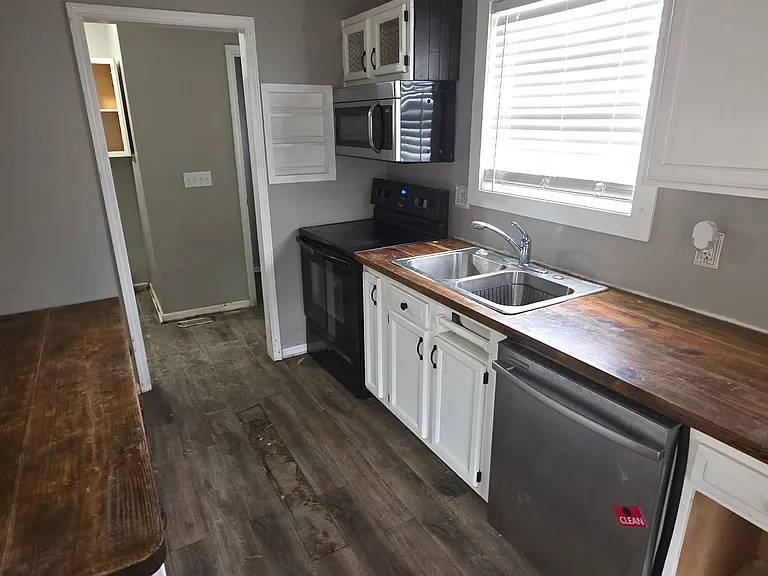 1309 E Irvine St — Photo 7
